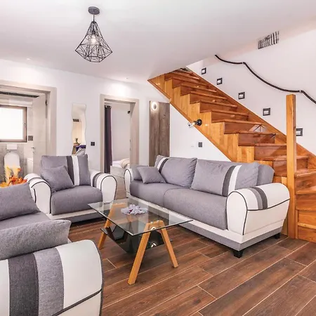 Lovely In Krk With Kitchen *